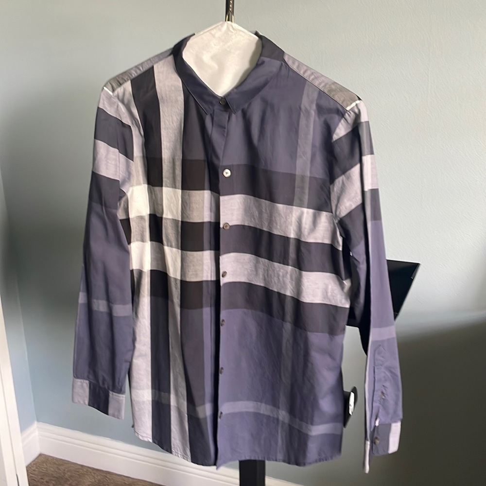 Burberry Brit Men’s Button Down Dress Shirt. Size Small.